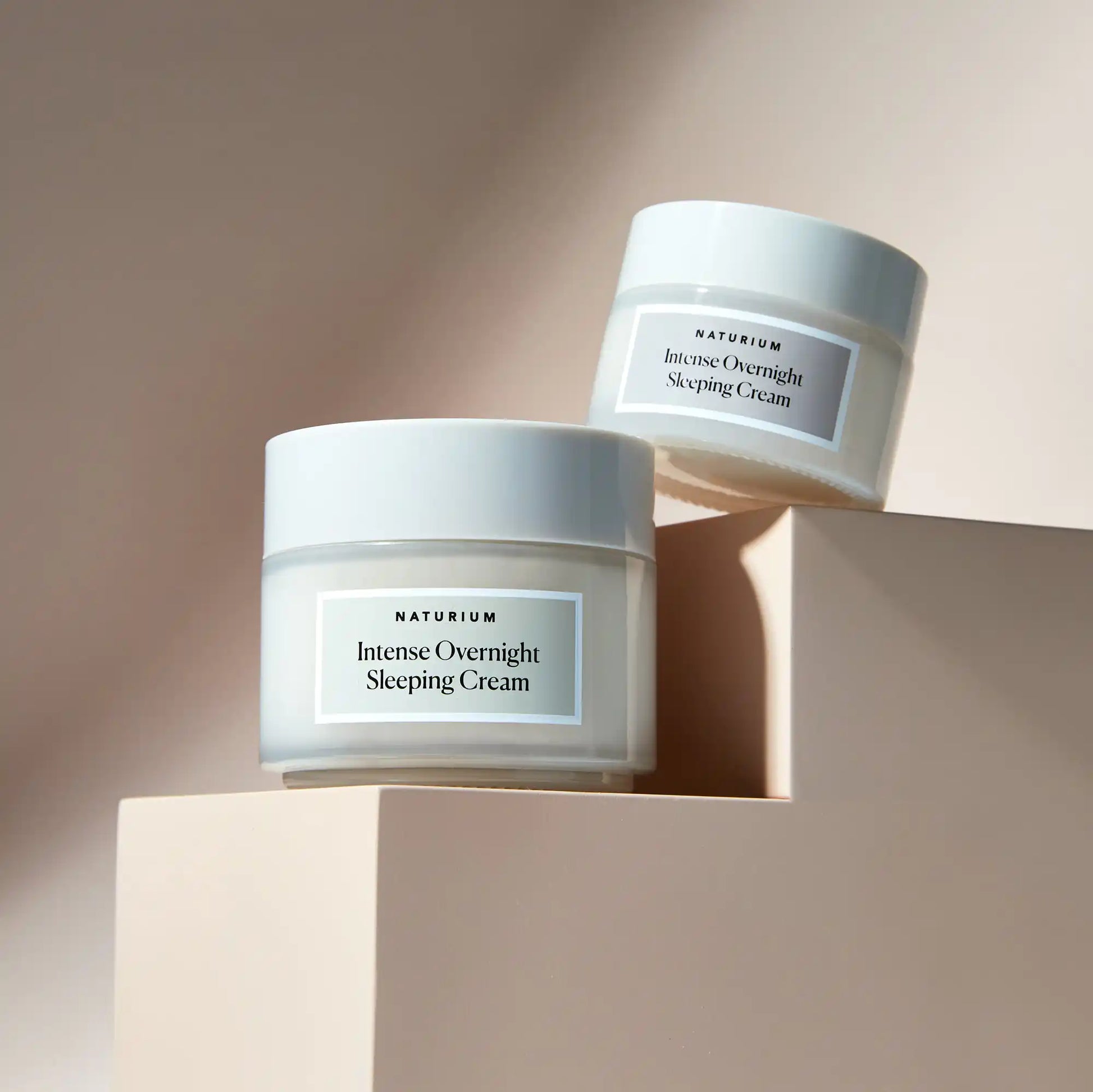intense-overnight-sleeping-cream-jumbo-u5 11_18_2021_Naturium0552-crop.webp